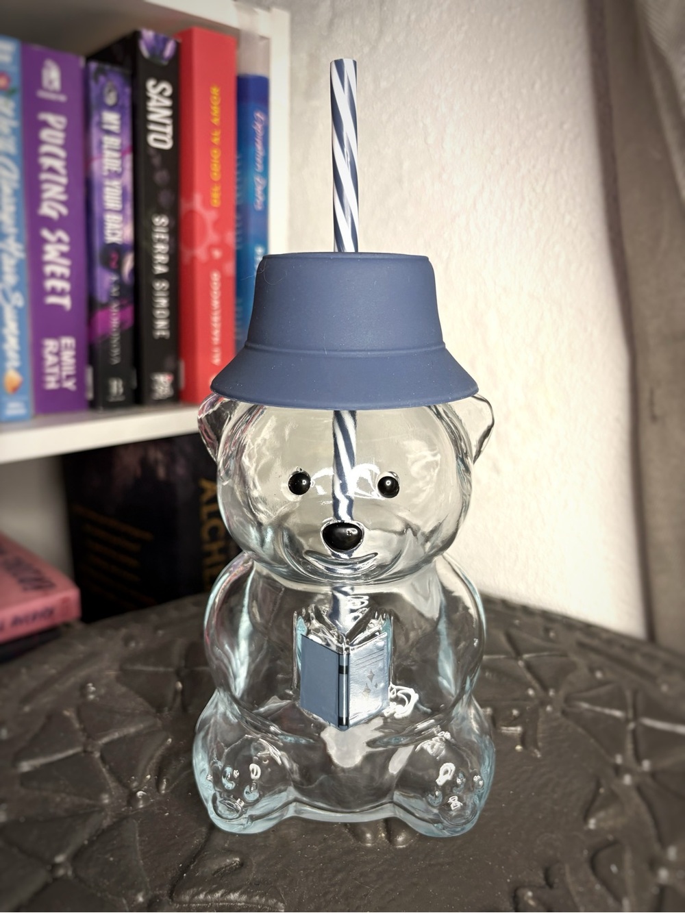 19oz Glass Tumbler Bear With Navy Blue Bucket Hat & Book